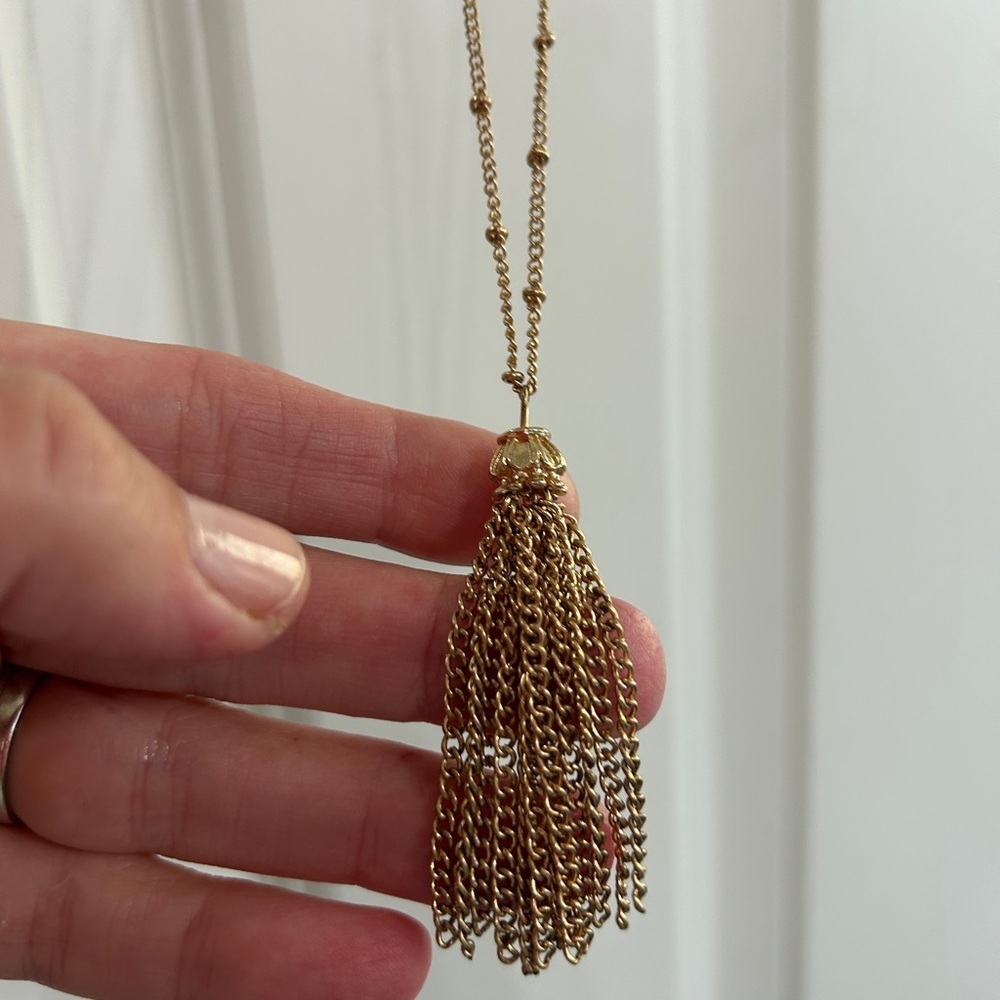 Vintage Gold Tone Tassel Necklace on a beautiful long chain. Statement piece! - Picture 3 of 6